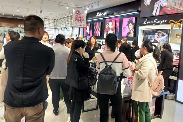 新店开业丨狐狸小妖山东聊城万达广场店10月19日盛妆开业 现场人气爆棚业绩喜人