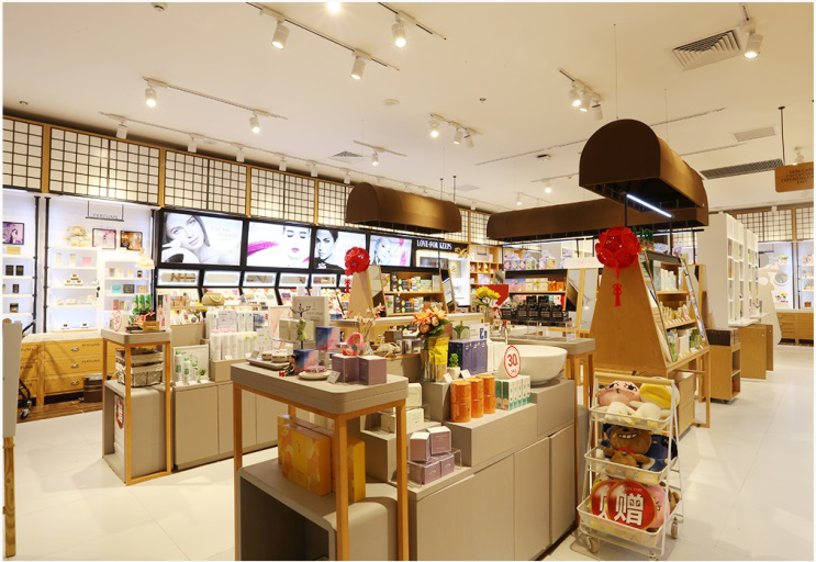 狐狸小妖都在研究的化妆品店新零售 离你多远